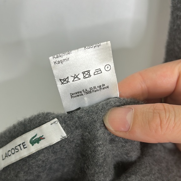Lacoste Italy wool cashmere blend fringe logo scarf - 2 SMALL HOLES - Picture 7 of 8